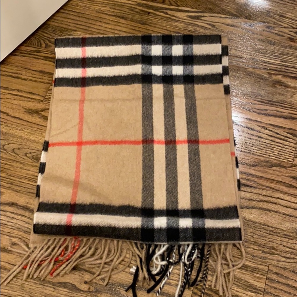 Omen Burberry cashmere scarf